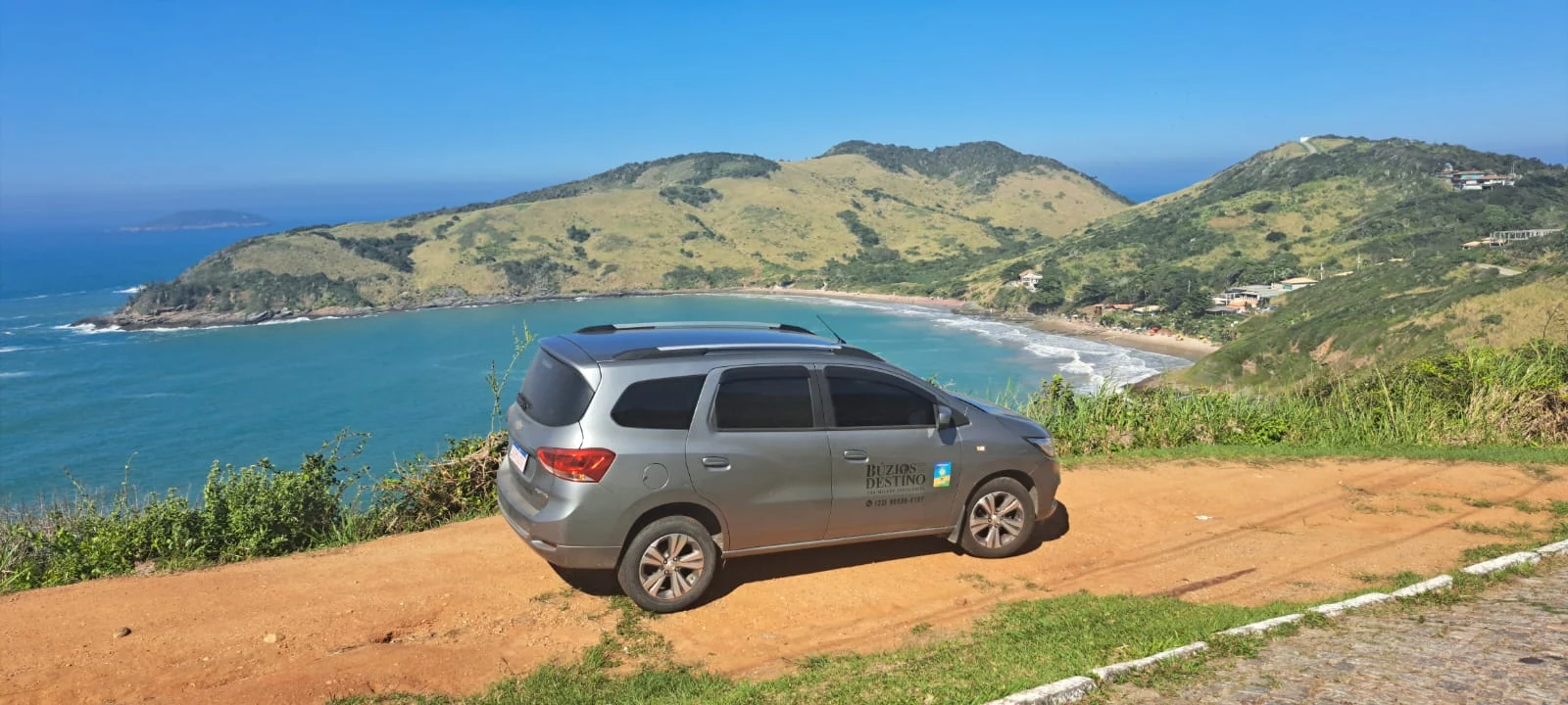 Transfer privado em Búzios com motorista e passageiros